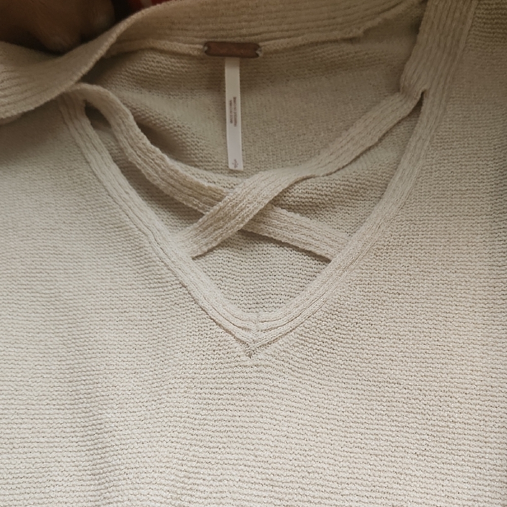 FP Movement by Free People Cream V-Neck Sweater/Tunic - Picture 3 of 9